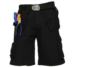 Shorts noirs piquants triples de travail de cargaison avec des poches d'étui de manière de repli